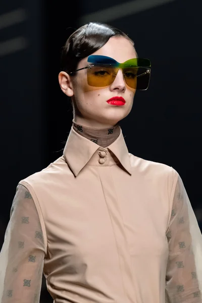 Look 37